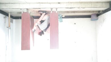 佼佼者全景厕拍❤️电子厂女工宿舍女厕 沟底双视角偷拍这期大便和拉稀的有好几个还有一个拉裤子的（84V) (16)